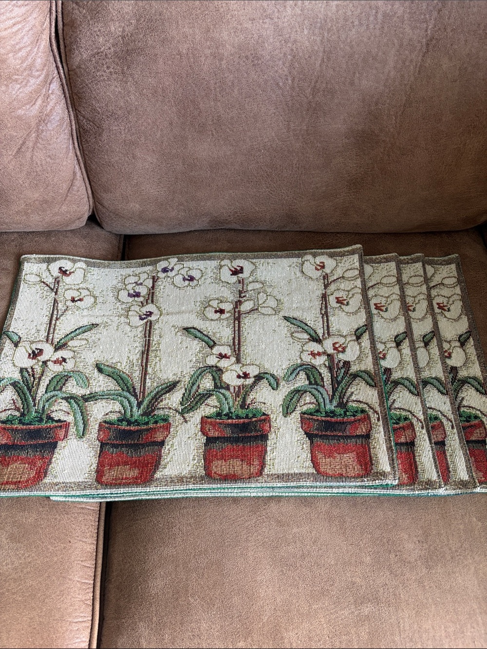 Four Orchid Potted Plant Tapestry Accent Rug - Cream & Red - Picture 5 of 5